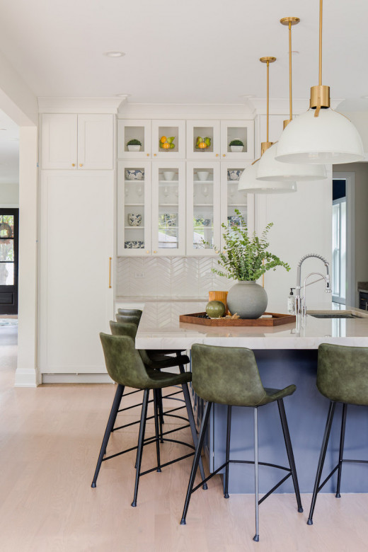 olive-greeen-barstools-kitchen-interior-design