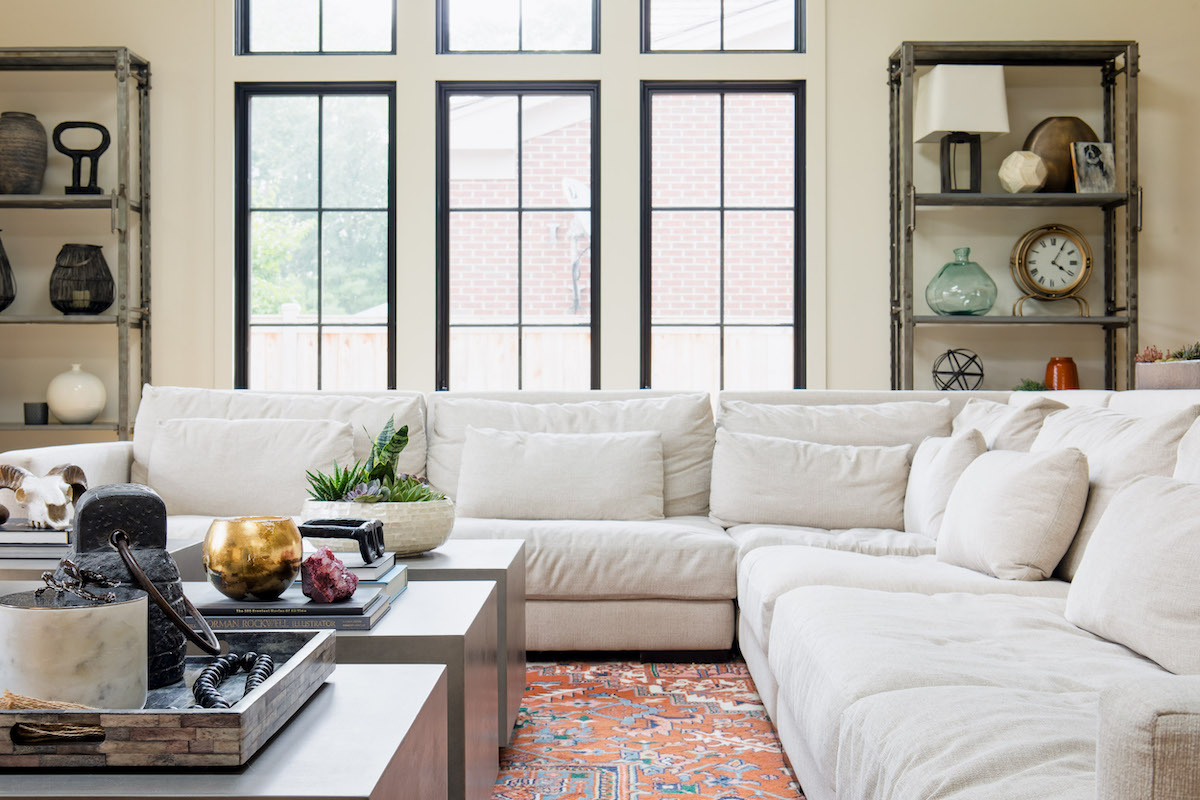 large-white-sofa-living-room-design